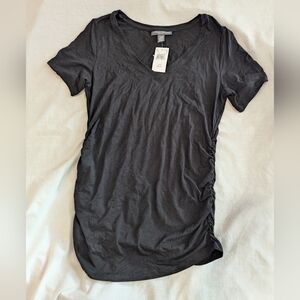 NWT A Pea in the Pod Black V-Neck Maternity Tee Small
